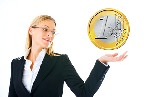 Moda bizneswomen trzymająca monetę 1 euro